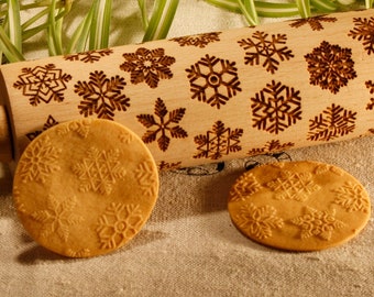 Snow Flakes Embossing Rolling Pin. Engraved rolling pin with Snow Flakes for embossed cookies. Baking Gift