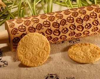 Pumpkin pattern rolling pin. Halloween theme embossing rolling pin. Halloween. Jack-o'-lantern cookie stamp