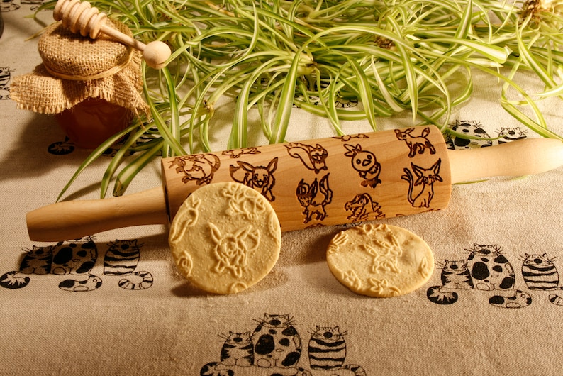 Pokemons pattern Embossing Rolling Pin. Engraved rolling pin with Pokemons for embossed cookies Baking Gift image 4