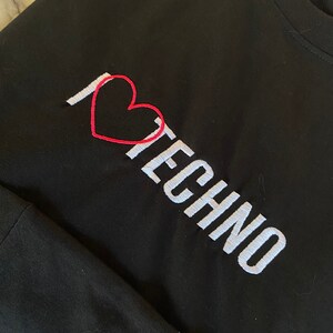 I Love Techno // Besticktes TShirt // Unisex Techno Rave Kleidung Bild 4