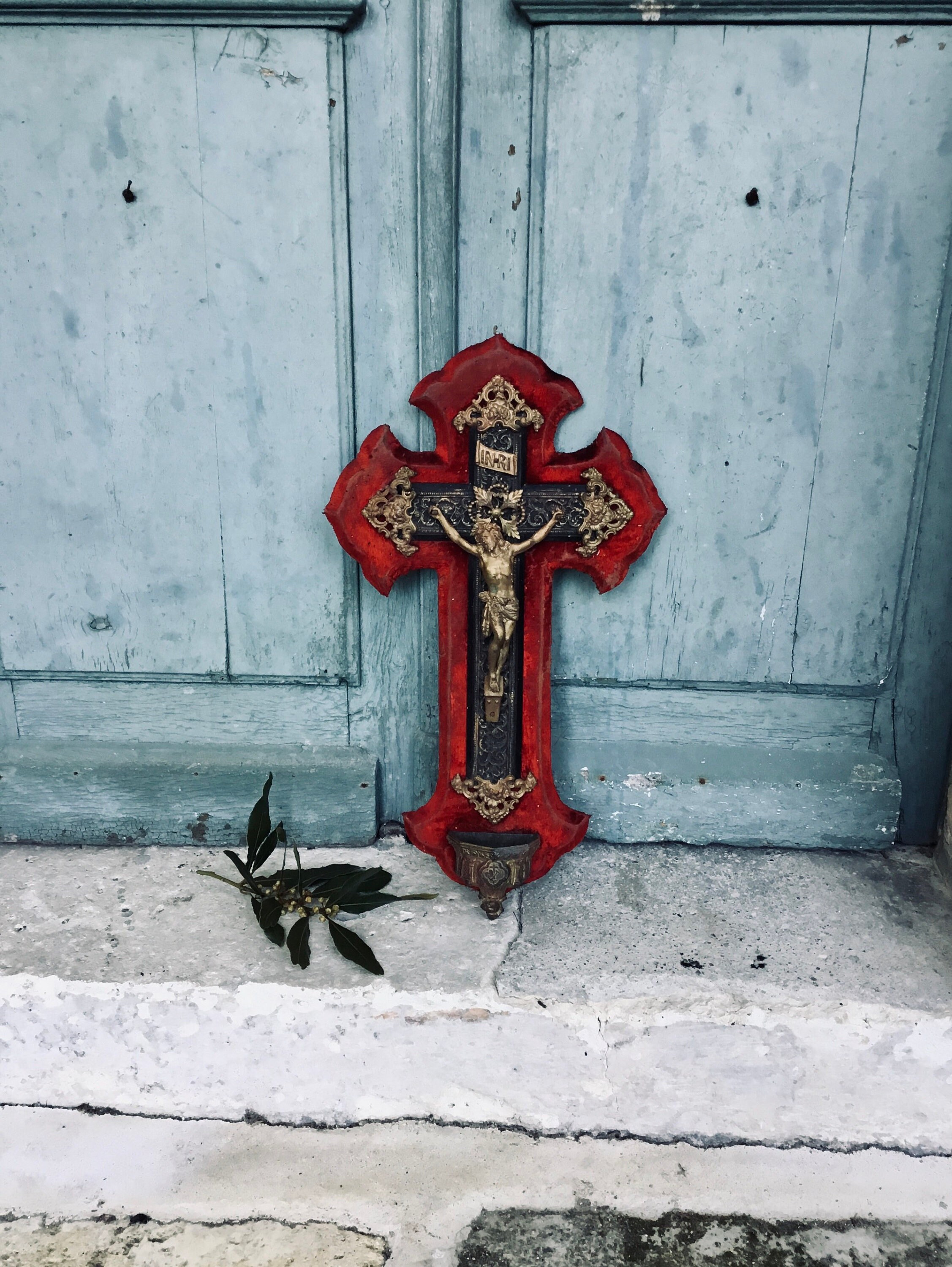 Superbe Français Antique Du 19Ème Siècle Croix de Velours Bordeaux Faite à La Main - Benetier Font B