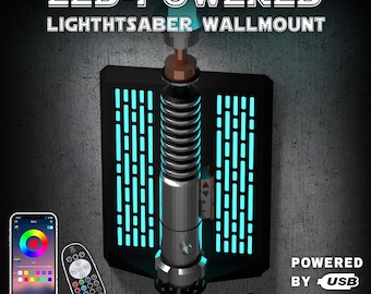 Soporte de pared LED para sable láser | Multicolor | Vertical | 4 diseños | Compatible con todos los sables láser con hoja | Alimentación USB | Control por Bluetooth e infrarrojos mediante app