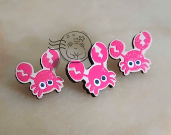 Red Crab Wood Pin