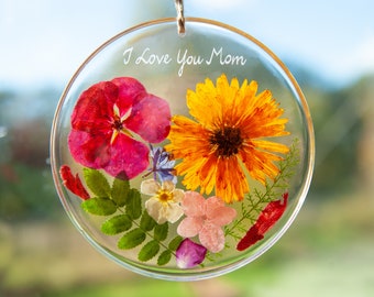 Personalized Mothers Day Gift for Mom who has Everything - Personal Dried Flower Suncatcher: Engraved Gift for Grandma - Any Engraving