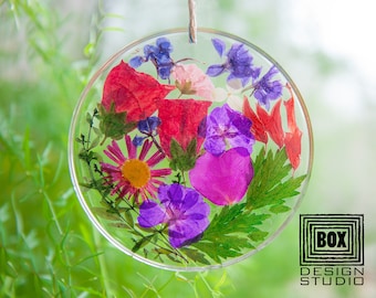 Flowered Gift for Mom Grandma Flower Suncatcher With REAL PRESSED FLOWERS: Birthday Flower Gifts - Decorative Window Hangings