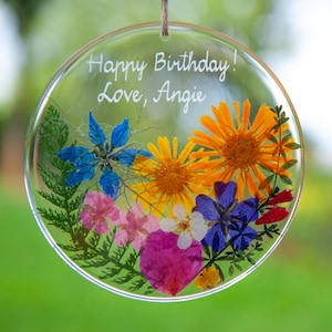 Gift for Her Birthday Gift for Mom Personalized Engraved Flower Suncatcher Gift for Woman Custom Text Resin Flower Ornament for Window & Car