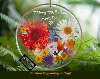 Regalo floral para el 75 cumpleaños de mamá: atrapasoles de flores reales: regalos personalizados para mamá, recuerdo de resina con flores secas de jardín.