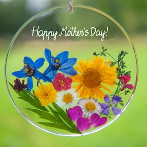 Mothers Day Gift for Mom Personalized Flower ornament with natural flowers in epoxy resin
