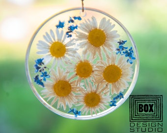 Personlig prästkrage och förgätmigej-solfångare, riktiga blommor, present till mamma eller vän