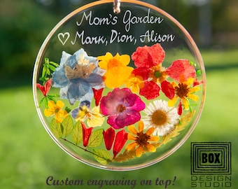 Mothers Day Gifts for Mom with Kids Names: Personalized Suncatcher - Dried Flowers Keepsake