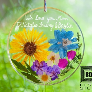 Personalized Birthday Gifts for Mom from Daughter Engraved, Birthday Gift for Grandma Gift for Mum Grandmother, Etched Flower Suncatcher