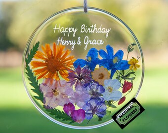 Atrapasueños de flores prensadas – Recuerdo memorable grabado a medida – Regalo de cumpleaños personalizado para mujer amante de las flores – Adorno botánico