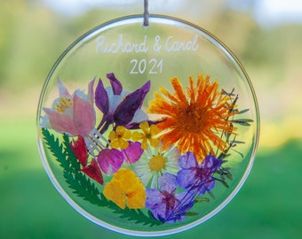 Wedding Gift Flower Suncatcher  Personalized with Engraved Custom Names, Anniversary Gift for Parents Gift for Couple Flower Ornament Etched