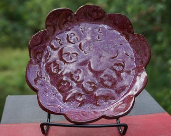 Platos con textura de calavera / Plato de cerámica hecho a mano / Cerámica gótica / Temporada de Halloween