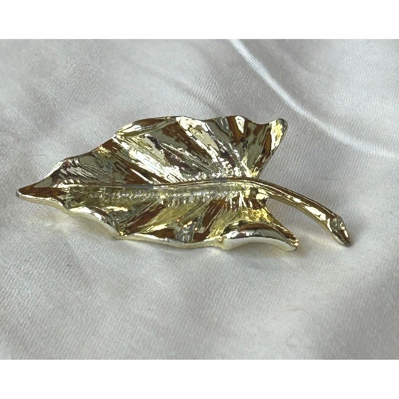 Vintage Gold Tone Textured Leaf Brooch Pin 2" - image 2