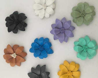 Handgemachte Lederblumen in vielen Farben und i 3 verschiedenen Größen