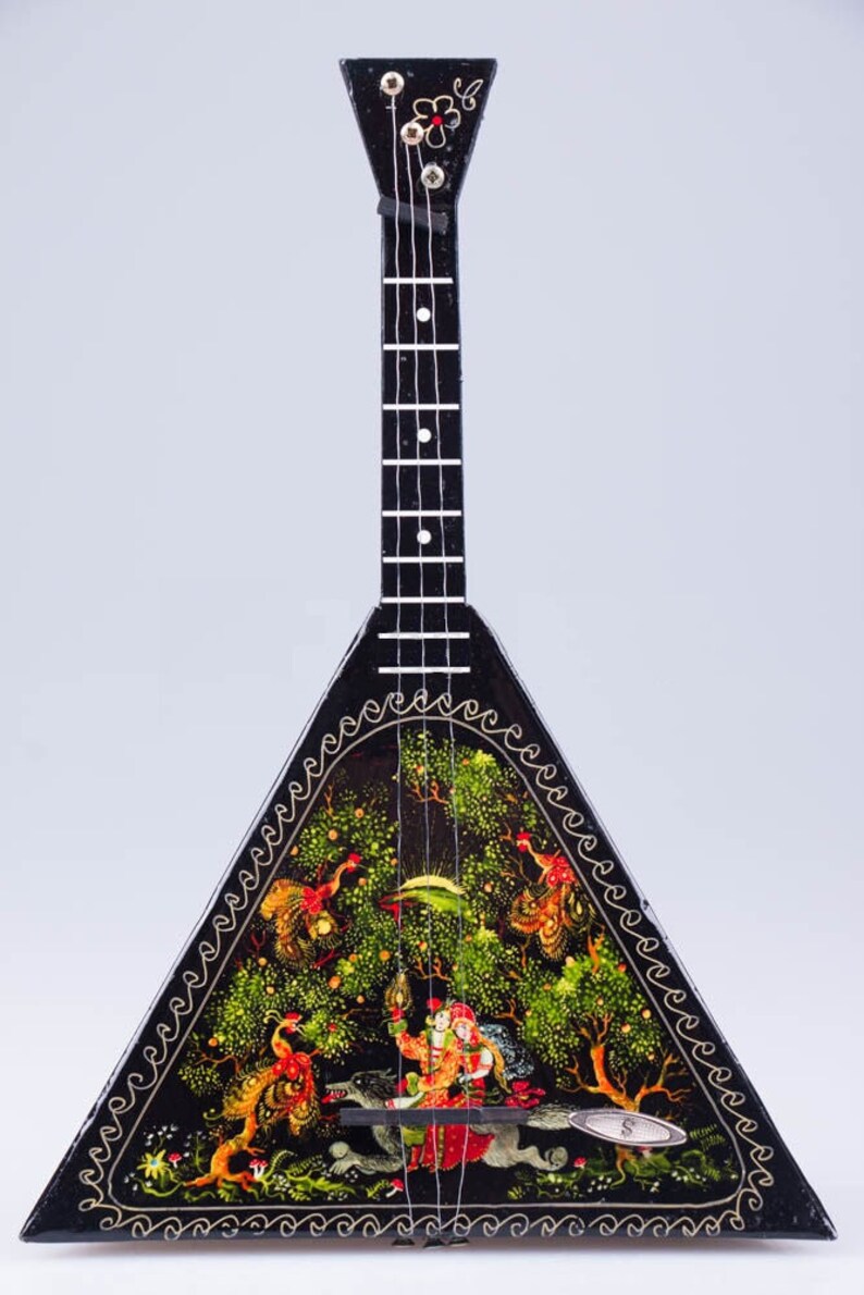 An Introduction To Folk Instruments: Russian Balalaika – ISNUKI