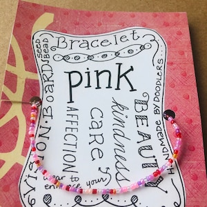 Pulseira Vision Board Pink Empowerment Glass Seed Bead, extensível, sem fechos, coleção de contas coloridas para empoderamento, cartão rabiscado incl