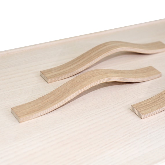 Modern Stylish Wooden Furniture Drawer Pulls Handles 2 Sizes 195 And 230 Mm Natural European Oak Finish