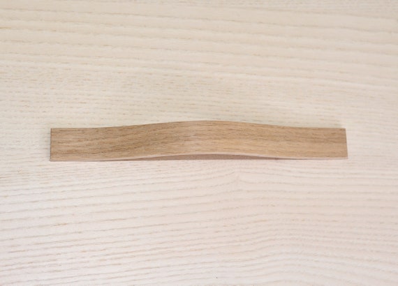 Modern Stylish Wooden Furniture Drawer Pulls Handles 2 Sizes 195 And 230 Mm Natural European Oak Finish