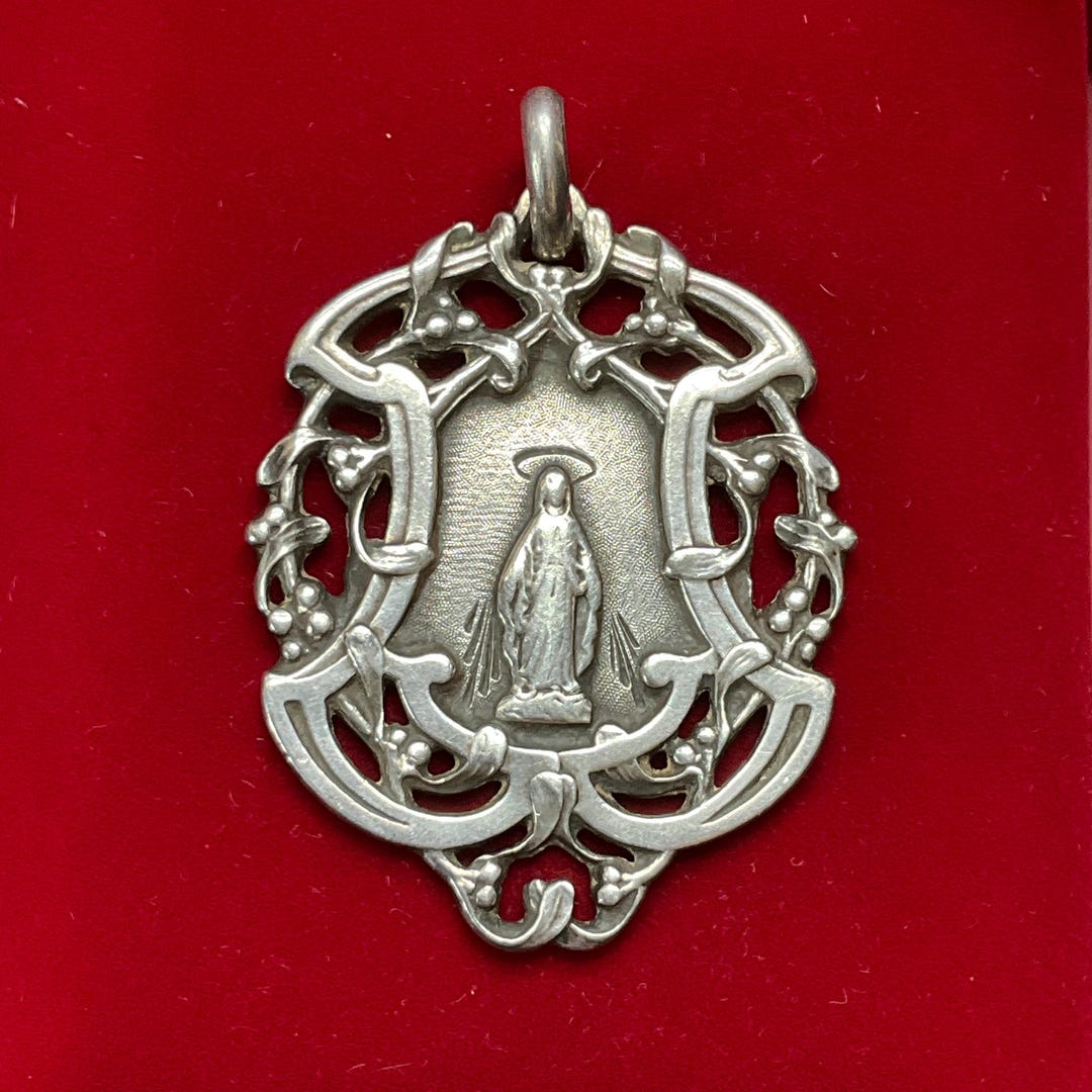 Pendentif Médaille En Argent - Vierge Au Serpent - XIXe Siècle - Occasion Bon état