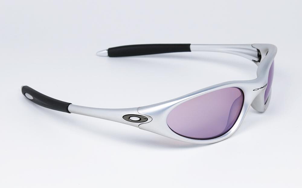 小物 Archive OAKLEY minute sunglasses silver Oakley Minute 1.0 – Sleek Silver Wraparound Sunglasses With Black