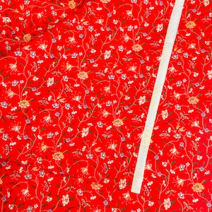 ROT Vintage 1978 Laura Ashley FLORIBUNDA Stoff - 123cm B x 50cm (5 verfügbar) - Baumwolle/Polster/Vorhänge/Kissen