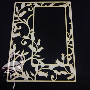 Corte Laser - Marco floral asimétrico - 110 x 145mm - cartón 1mm