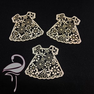 Mädchen Kleid komplizierte Spitze x 3 Stück - 46 x 51mm - Karton 1mm