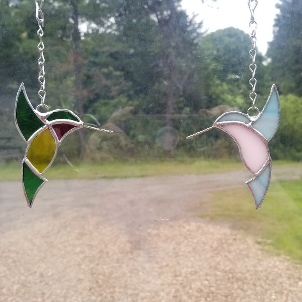 Small Stained Glass Hummingbird - Delicate Beauty in Vivid Hues