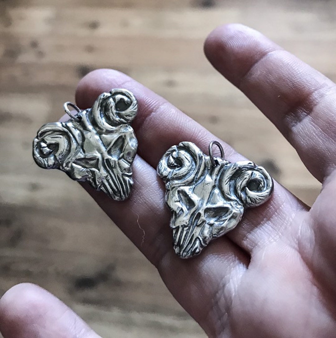 運命のピックペンダント - スターリングシルバー - テネイシャスD