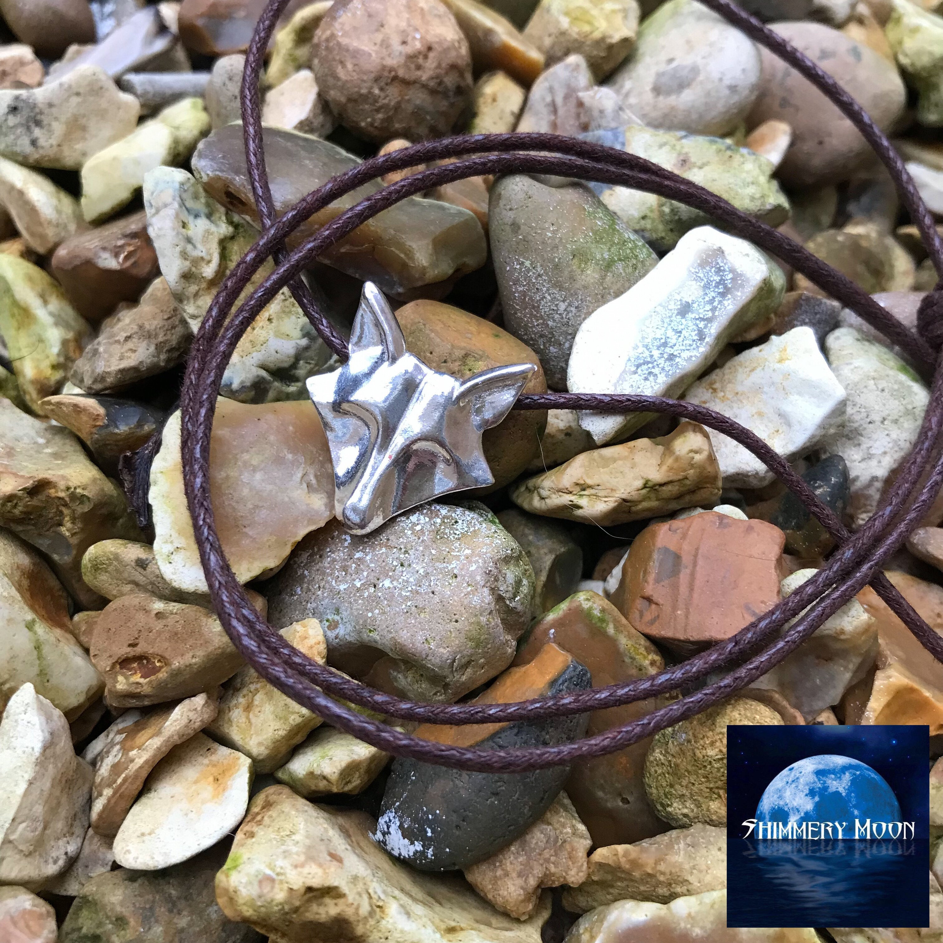 Simplistic Style Foxhead Medallion - Wheel of Time Inspired