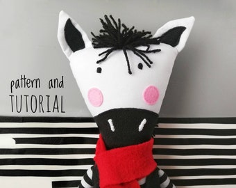 Zacht speelgoed pdf-naaipatroon en tutorial. Zebra knuffeldier voor kinderen, meisjes en jongens. Direct downloaden DIY-naai-tutorial om een pop te maken