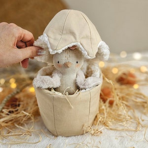 Osterküken-Puppe: Einsteigerfreundliches PDF-Schnittmuster und Tutorial zur Herstellung einer Mini-Hühnerpuppe in einem Eierbeutel als Geschenk für den Osterkorb Bild 4
