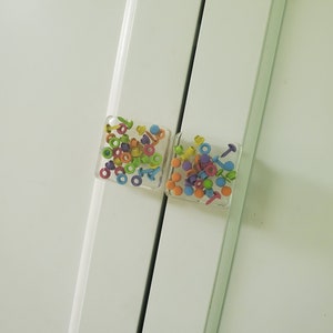 Bunte Brad & Grommet Möbelknöpfe | Etsy