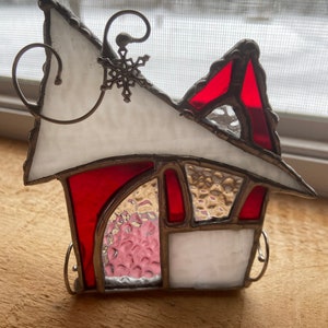 Gnome House Stained Glass with Tea Light Candle, Gnome House in Stained Glass, Stained Glass Gnome House with Tea Light Candle in Back