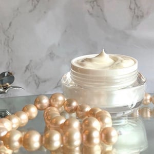 Organic Silky Day Moisturizer | SPF 25 | Natural Ayurvedic Cream
