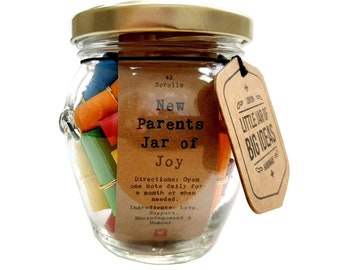 Cadeau voor nieuwe ouders - Nieuwe ouders Jar of Joy - Neem er één per dag met meer dan een maand doordachte, grappige citaten in een pot voor nieuwe mama & papa