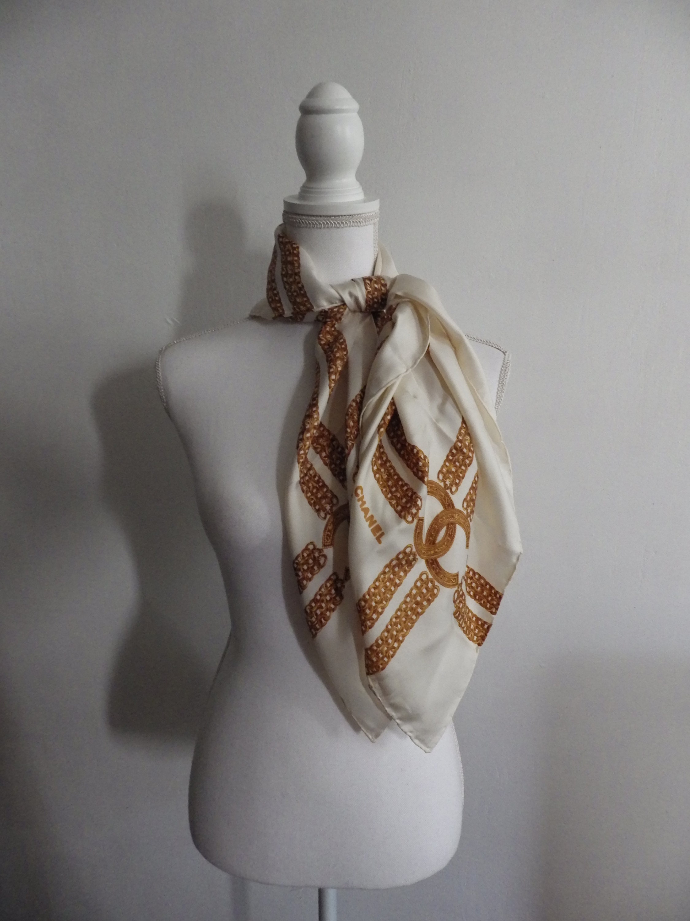 Vintage silk scarf chanel - Etsy 日本 Vintage silk scarf chanel - Etsy 日本