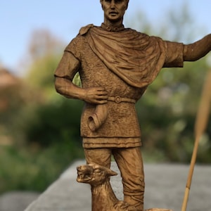 Gwyn, the statue of Gwyn, Welsh