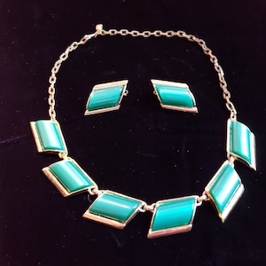 Mid-century modern demi parure, green acrylic rectangles, gold, necklace, earrings