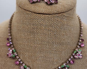 Impresionante collar y pendientes Weiss raros con diamantes de imitación rosas y esmalte floral