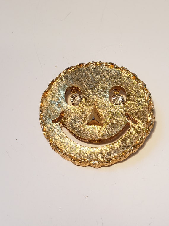 Vintage Happy Smiley Face Brooch Pendant. - image 1