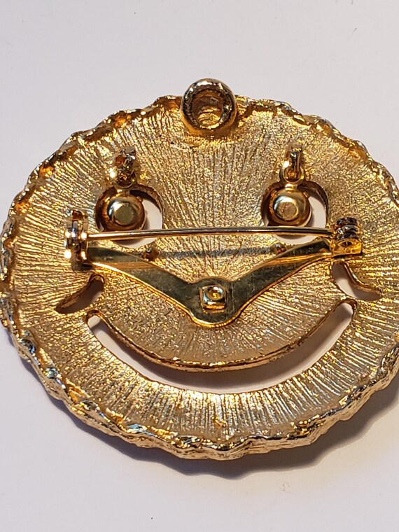 Vintage Happy Smiley Face Brooch Pendant. - image 3