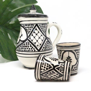 Black and white Jug and two moroccan cups