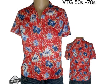 Vintage 50s - 70s Hawaiian Floral Hibiscus Print Short Sleeve Button Front Shirt