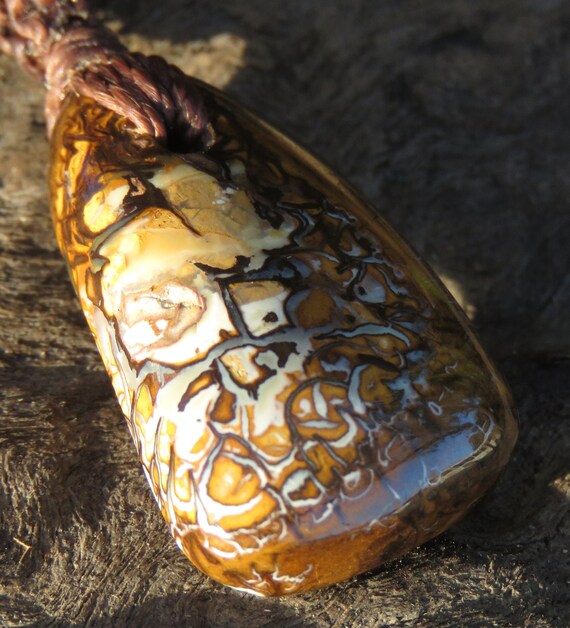 Pendentif Opale Boulder Noire D'Australie - Provenance Yowah Queensland, Naturelle, 24.75 Carats, Neuf Sans Emballage