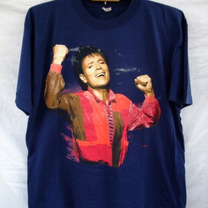 free shipping Vintage 90s CLIFF RICHARD Tour Tshirt Access all areas 1992 British Pop Singer black shirt size XL british music