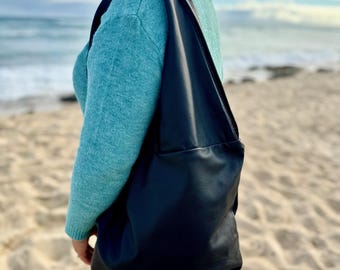 Handcrafted Hawaiian Leather Tote: Reversible Eco-Friendly Shoulder Bag