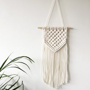 Macrame pattern for beginners / macrame wallhanging pattern / do it yourself macrame / DIY macrame pattern / macrame patterns for beginners